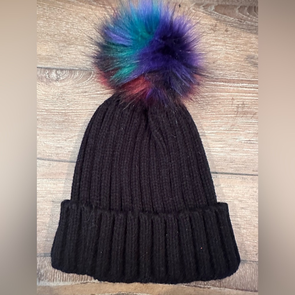 BP Black Cable knit beanie w multi color faux fur Pom
Girls OS